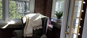 The Filling Station of Black Mountain; 3BR/1BA -Newly added daybed in sunroom!