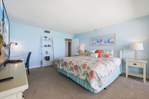 2 bedrooms, desk, iron/ironing board, WiFi
