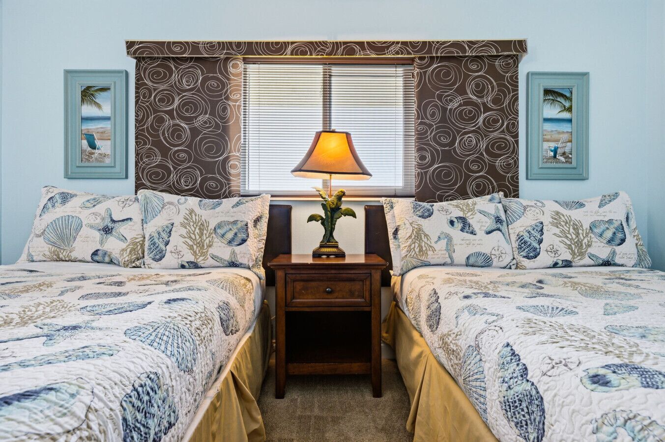 2 bedrooms, desk, iron/ironing board, WiFi
