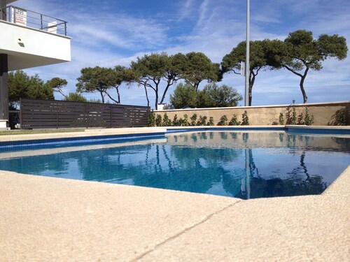 Ground Floor With Stunning Sea Views And Private Terrace, Shared Pool