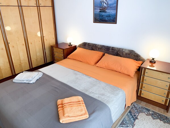 1 chambre, accès au Wi-Fi (inclus), literie fournie