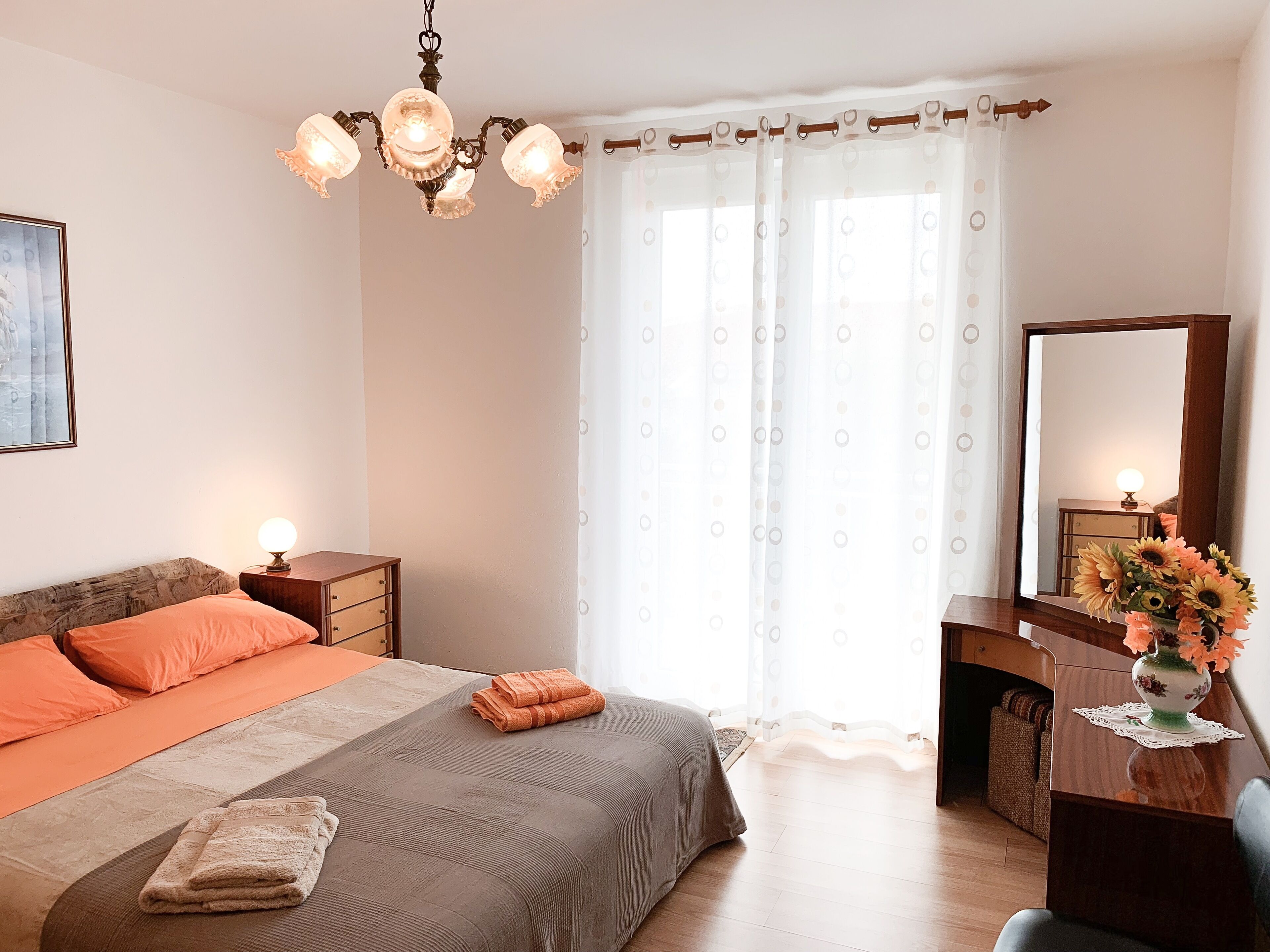 1 quarto, Wi-Fi de cortesia, roupa de cama