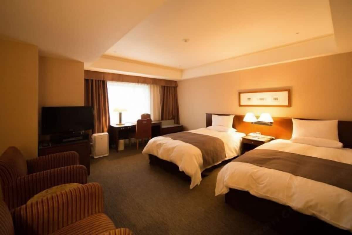 In-room safe, desk, iron/ironing board, free WiFi