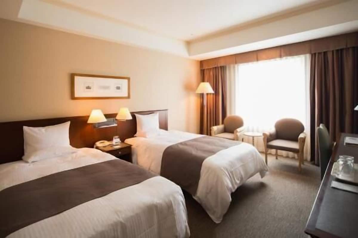 In-room safe, desk, iron/ironing board, free WiFi