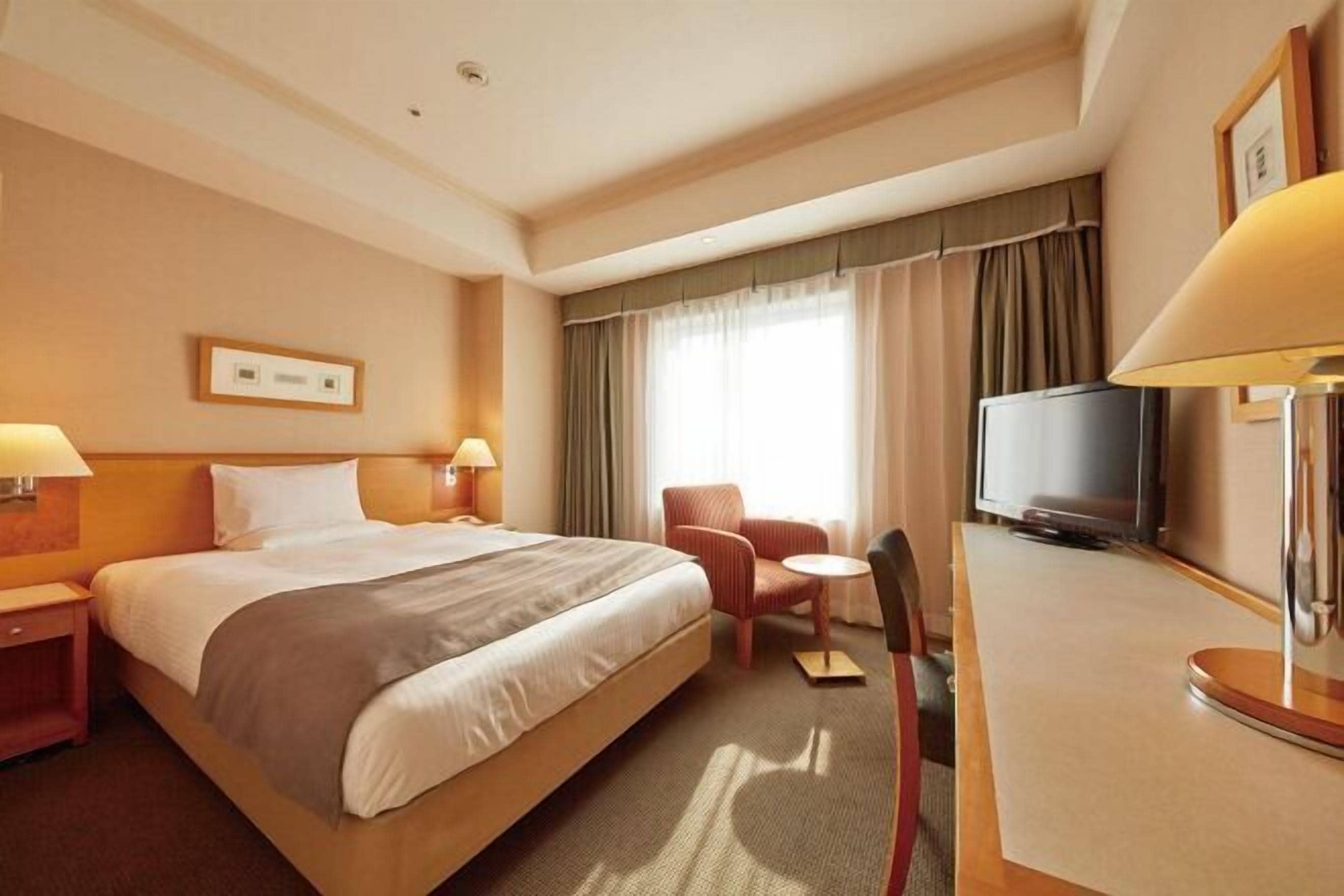 In-room safe, desk, iron/ironing board, free WiFi