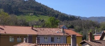 VV La Maloca - country house with garden in La Pereda (Llanes) | 5 guests