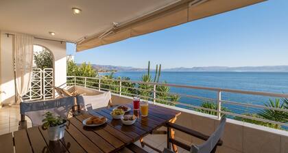 NEUE LISTE-Beach Apartment, Balkon mit Meerblick, in der Nähe von Nafplio, Mykene, Epidaurus