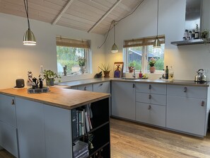 Refrigerador, horno, parrilla de estufa y lavavajillas 