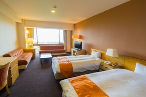 Camera Deluxe, non fumatori | Una cassaforte in camera, una scrivania, ferro/asse da stiro