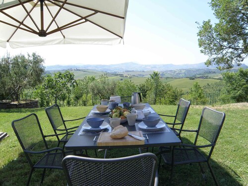 Villa with pool, few minutes from the beach, with magnificent view