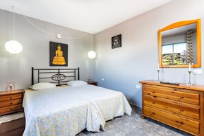 2 chambres, lit de bébé portatif, accès à Internet