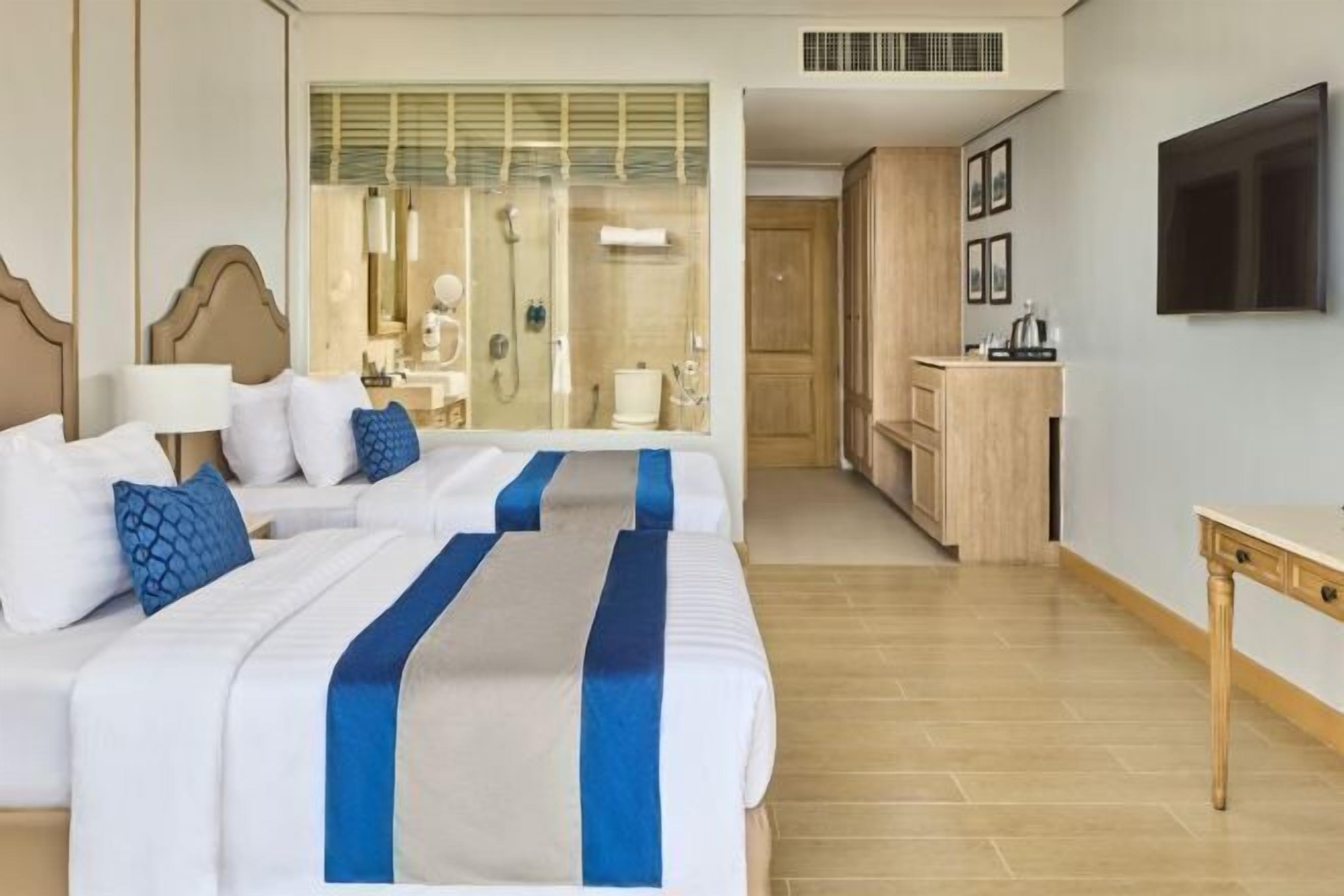 Minibar, in-room safe, desk, soundproofing