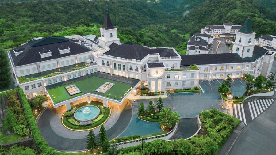 Twin Lakes Hotel - near Tagaytay