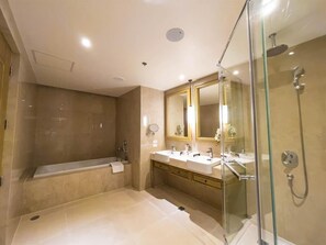 Two-Bedroom Suite | Bathroom | Separate tub and shower, free toiletries, hair dryer, slippers - Twin Lakes Hotel - near Tagaytay (Laurel)