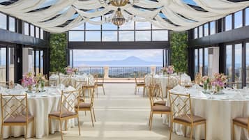 屋内結婚式場