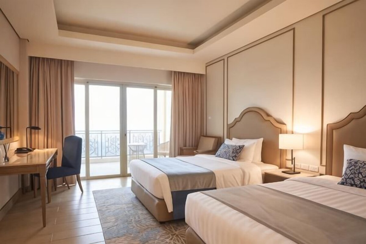 Minibar, in-room safe, desk, soundproofing