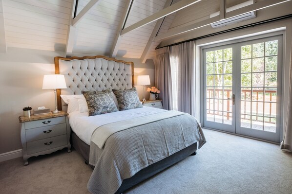 1 bedroom, in-room safe, individually decorated, individually furnished