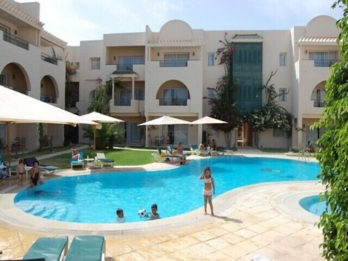 Apartment in a fantastic complex with pool, 5 minutes to the sea