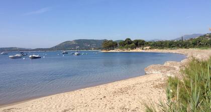 Haus direkt am Strand in Pinarello Bay.