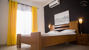 2 chambres, fer et planche à repasser, Wi-Fi, draps fournis