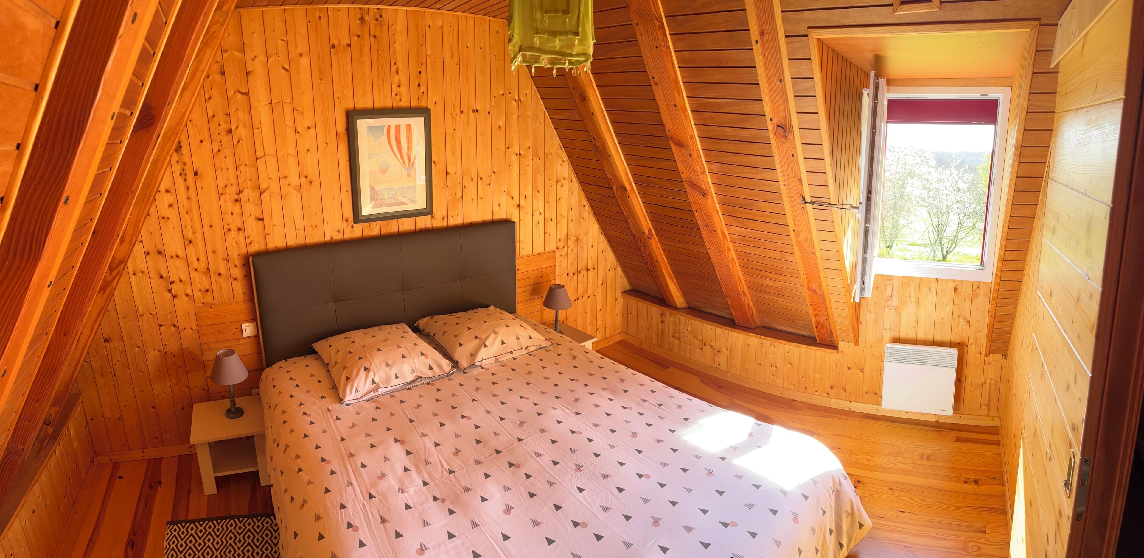 3 slaapkamers, een strijkplank/strijkijzer, reisbedje, gratis wifi