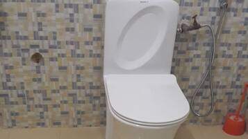 SĂšche-cheveux, serviettes fournies