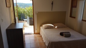 2 chambres, fer et planche Ă repasser, Wi-Fi gratuit, draps fournis