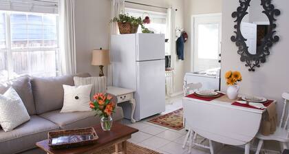 Kävele 0,4 mailin päässä Texasin A&M -yliopistosta, yksityinen sisäänkäynti ja katettu pysäköinti