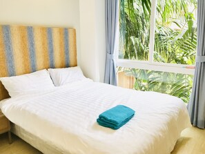 2 bedrooms, laptop workspace, blackout curtains, iron/ironing board - Atlantis Condo Resort (Pattaya)