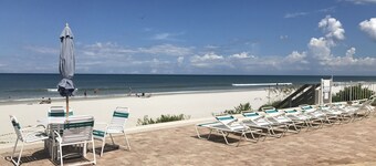 Ocean View 2/2 Family friendly; no-drive end of beach