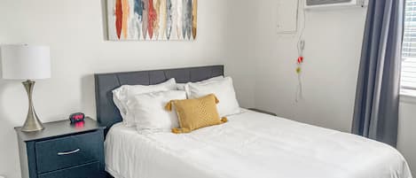 2 chambres, fer et planche à repasser, Wi-Fi gratuit, draps fournis