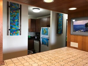 Fridge, microwave, oven, stovetop - Ideal Location! Beautiful Ocean View; Escape to Paradise.
Last Minute Specials! (Kailua-Kona)
