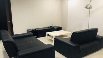 Deluxe Bungalow | Living room