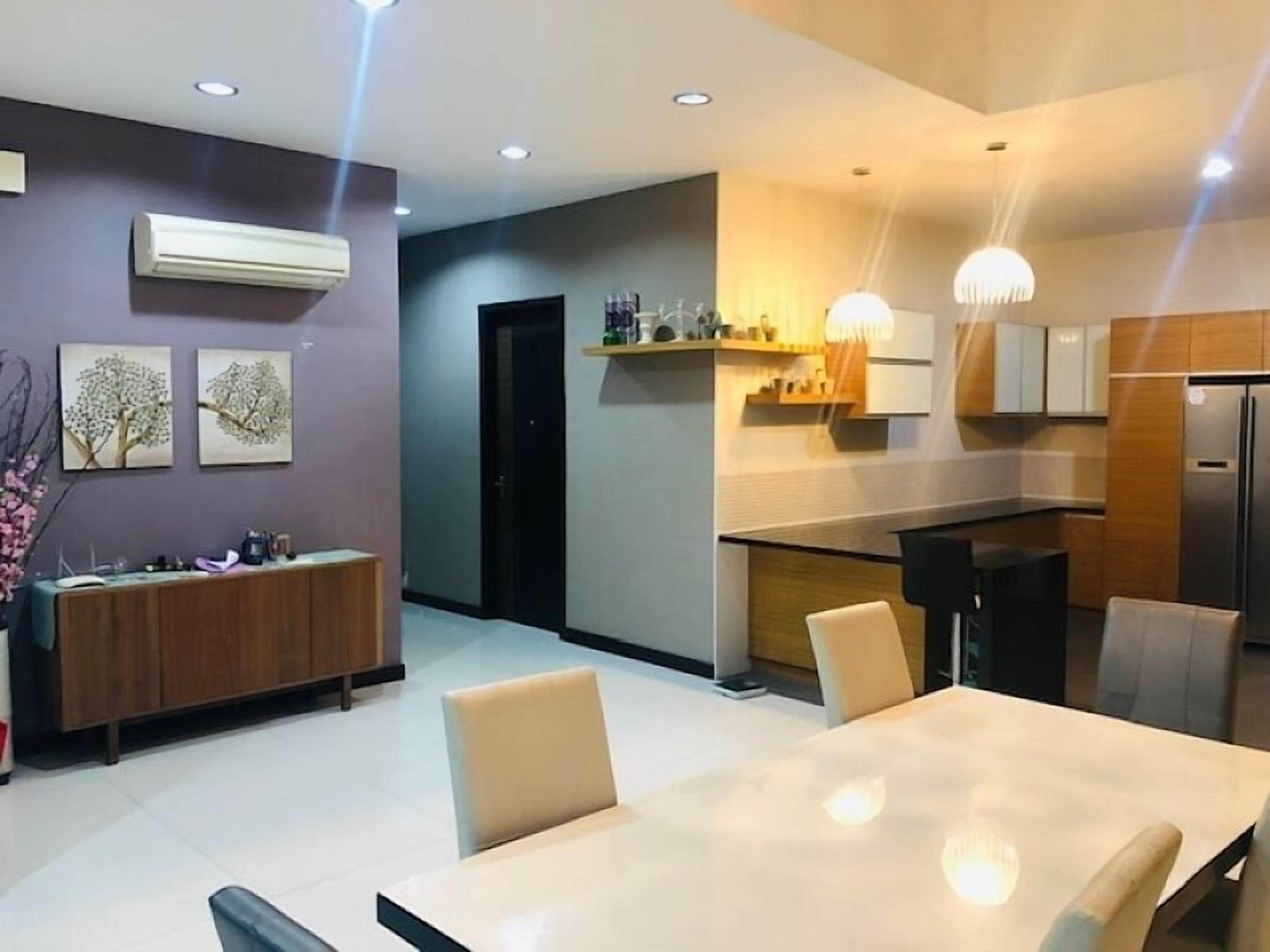 Deluxe Bungalow | In-room dining