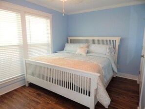 3 bedrooms, WiFi, bed sheets - New Construction - gulf view home within walking distance to beach  (Dauphin Island)