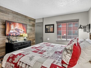 2 bedrooms, free WiFi, bed sheets - Giant Steps 12 Rustic Retreat ski in/out 2bd/2bath (Brian Head)