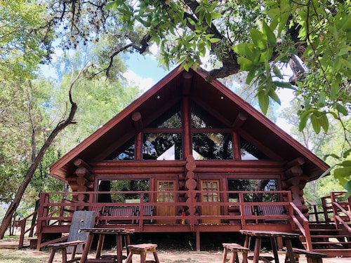 1 Bett / 1 Bad Blockhütte mit herrlichem Blick auf das Wasser und Annehmlichkeiten des Resorts