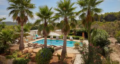 Charming renovated Villa in extensive finca with more than 90000 m2 land.