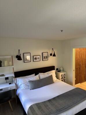 2 habitaciones, tabla de planchar con plancha, wifi y ropa de cama 