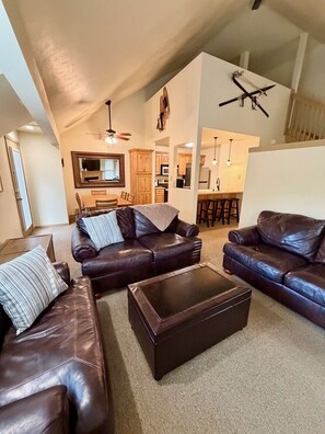 Smart TV, fireplace, DVD player