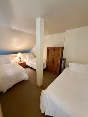 3 bedrooms, travel cot, WiFi, bed sheets