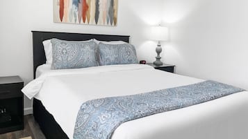 2 soverom, memory foam-senger, strykejern/-brett og wi-fi