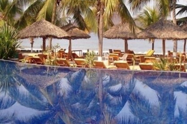 Infinity pool at the Cantina Restaurant. One of pools of our getaway.