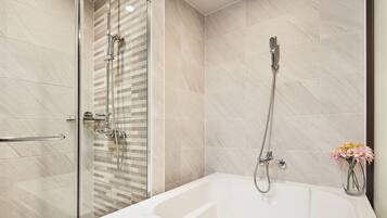 Premium Suite | Bathroom | Free toiletries, hair dryer, slippers, bidet