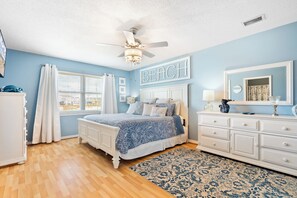 5 bedrooms, WiFi, bed sheets