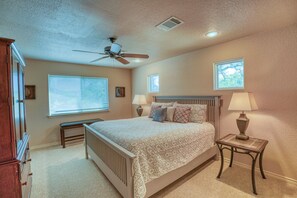 3 chambres, fer et planche à repasser, Wi-Fi gratuit, draps fournis