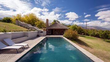 Außenpool, Liegestühle