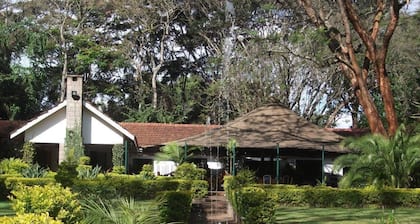 Karen Country Lodge