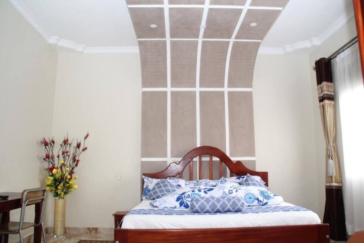 8 habitaciones, escritorio y cortinas blackout