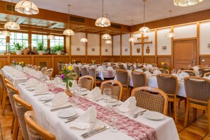 Banquet hall - Gasthaus-Pension Zum Kreuz (Stuehlingen)